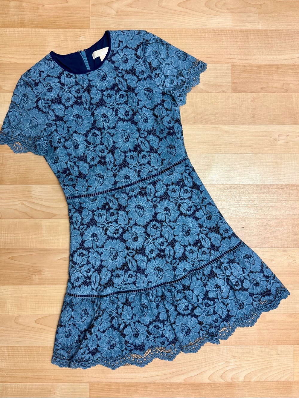 MICHAEL Michael Kors Blue Floral Lace Dress Size 6 Short Sleeve Flounce Hem